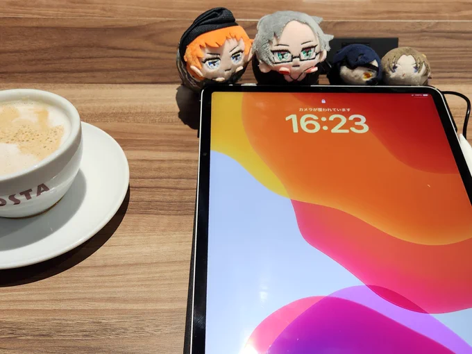 【2025福岡巡礼8ラスト】その後るるぶに載ってたコバカフェのおしゃれカレーとプリン口の中全方位に卵を感じる濃厚プリンで歓喜 一足早く帰ったちゅんLifeさんを見送ってヒプ原稿する末期。福岡空港のクレカ利用者用ラウンジは区切られてて原稿にオススメという知見を得られた楽しい旅でした