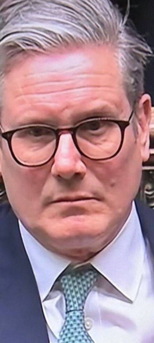 AndyPeacock999's tweet photo. Is this the face of a man who's:
A. had enough and looking to quit?
B. Is going to fuck us all over? https://t.co/JAlzGiTFXZ
