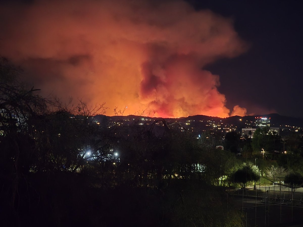 XRayAdams's tweet image. #PalisadesFire as of now.