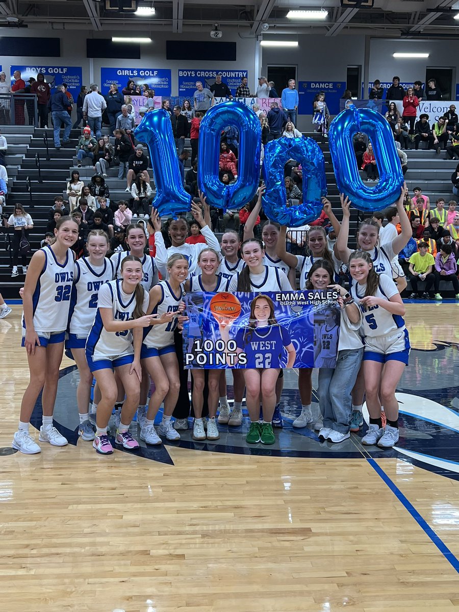 ow_owls's tweet photo. Can’t say enough about this girl! 1,000 pts is tough to do. Beyond proud of the work she has put in and the career she has had so far. Lot of season left, too! 🙌  #ALLINALLTHETIME 

Congratulations, @emma_sales21 💙 https://t.co/EfpYAqxHWf