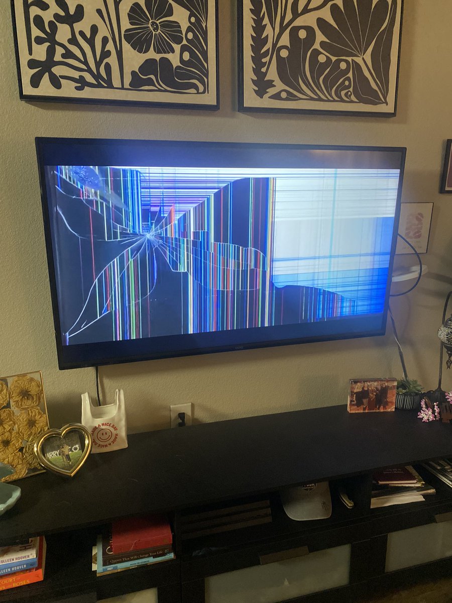 A1fredo2013's tweet image. ISO a new tv #TexasvsOSU