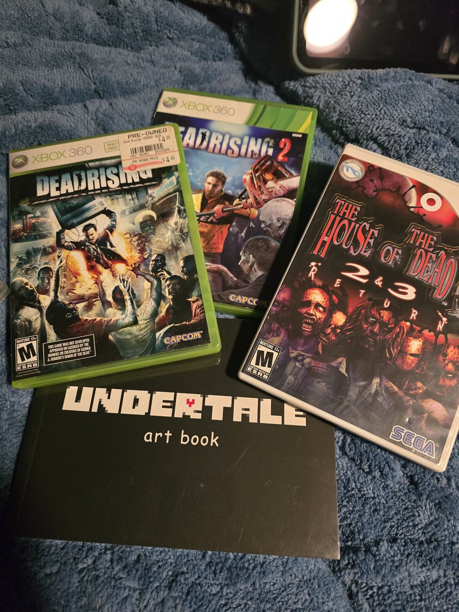 VibeZerd's tweet photo. Some stuff I got at the Megabyte Nation Gaming Expo.
Pretty good finds https://t.co/bd1HYSowaI