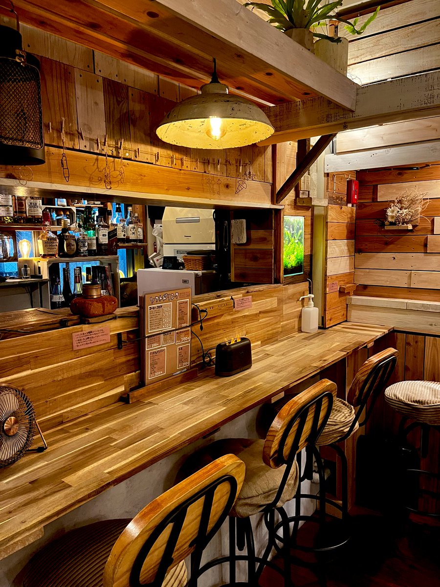 【月曜】ネガティブカフェ&バー モリオウチ　【火水木金土日】個室ミニ水そうカフェ＆バー モリオウチ tweet media