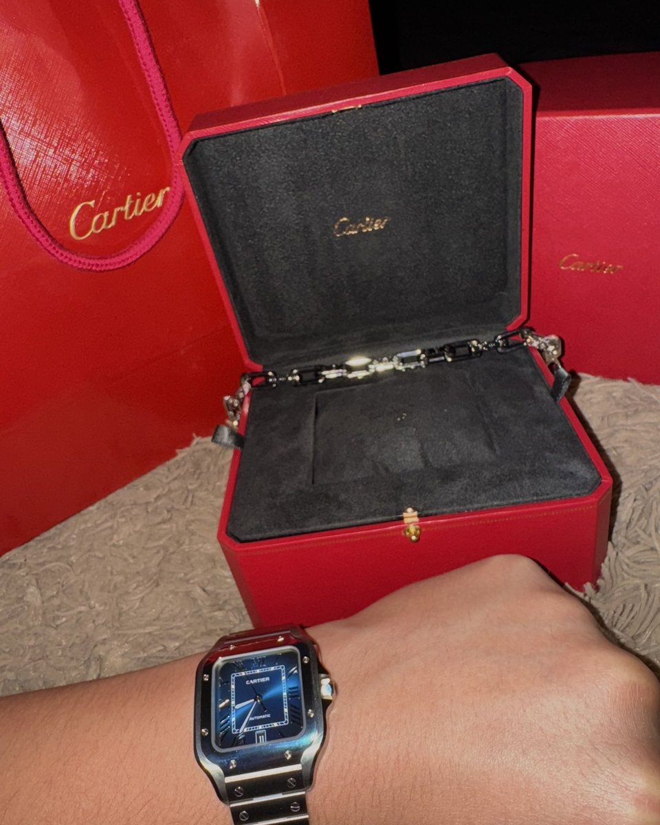 _Sam_Ecom's tweet image. Made $286,823.50 at 20, but I’m not satisfied…

Q4 had setbacks ad bans, supplier issues, and launching a product days before Black Friday. Not ideal, but I made it work even with low budget camps. 

Want to make money like this? Retweet + comment for a free guide! Incl Q4 sauce