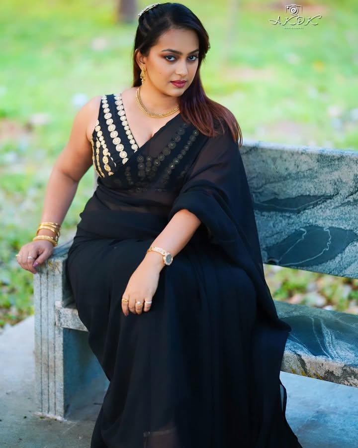 actressmeena26's tweet photo. π― #EstherNoronhaThread
#Bollywood #Actress #EstherNoronha New Look https://t.co/KJ2NJya5V8