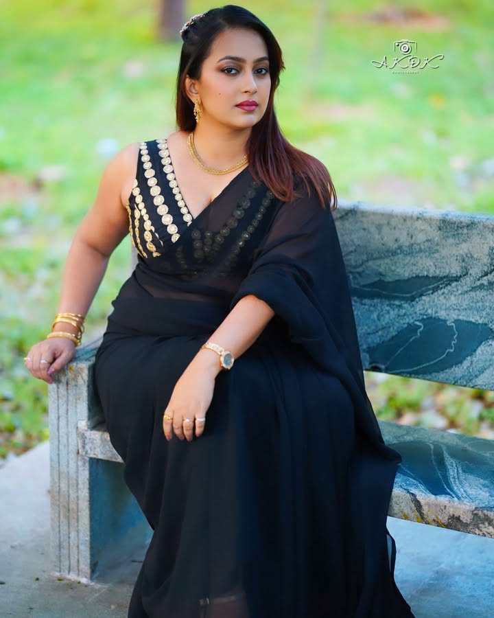 actressmeena26's tweet photo. π― #EstherNoronhaThread
#Bollywood #Actress #EstherNoronha New Look https://t.co/lXDpkSOuPE