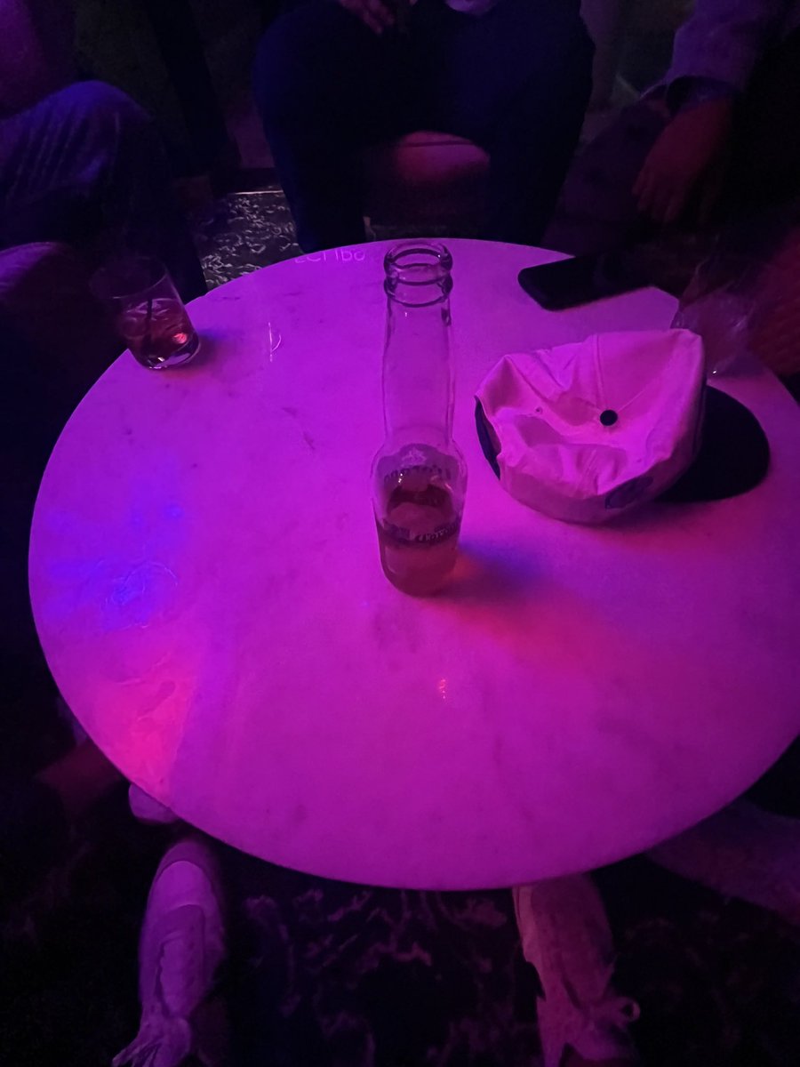 Davidbusteriv's tweet photo. 1 section, 5 dudes, 0 birds. It’s never been more over. Thanks -Dave https://t.co/i2FvIJDTwq