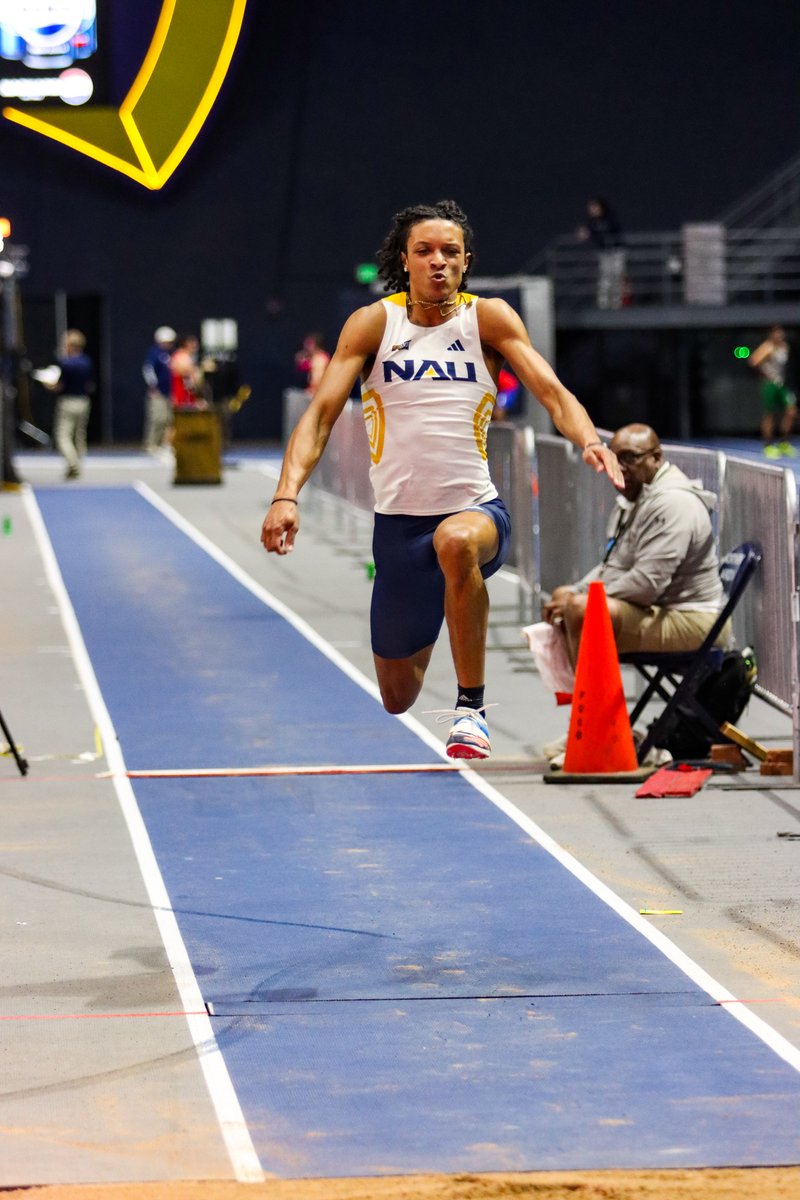 NAUTrackFieldXC's tweet image. 🪓 Men&apos;s Triple Jump Results 🪓

🥇 Sirr Butler (14.80m)
4️⃣ Jordan Netherly (13.60m)
6️⃣ Oluwatoni Adigun (12.70m)

#RaiseTheFlag | #BigSkyTF