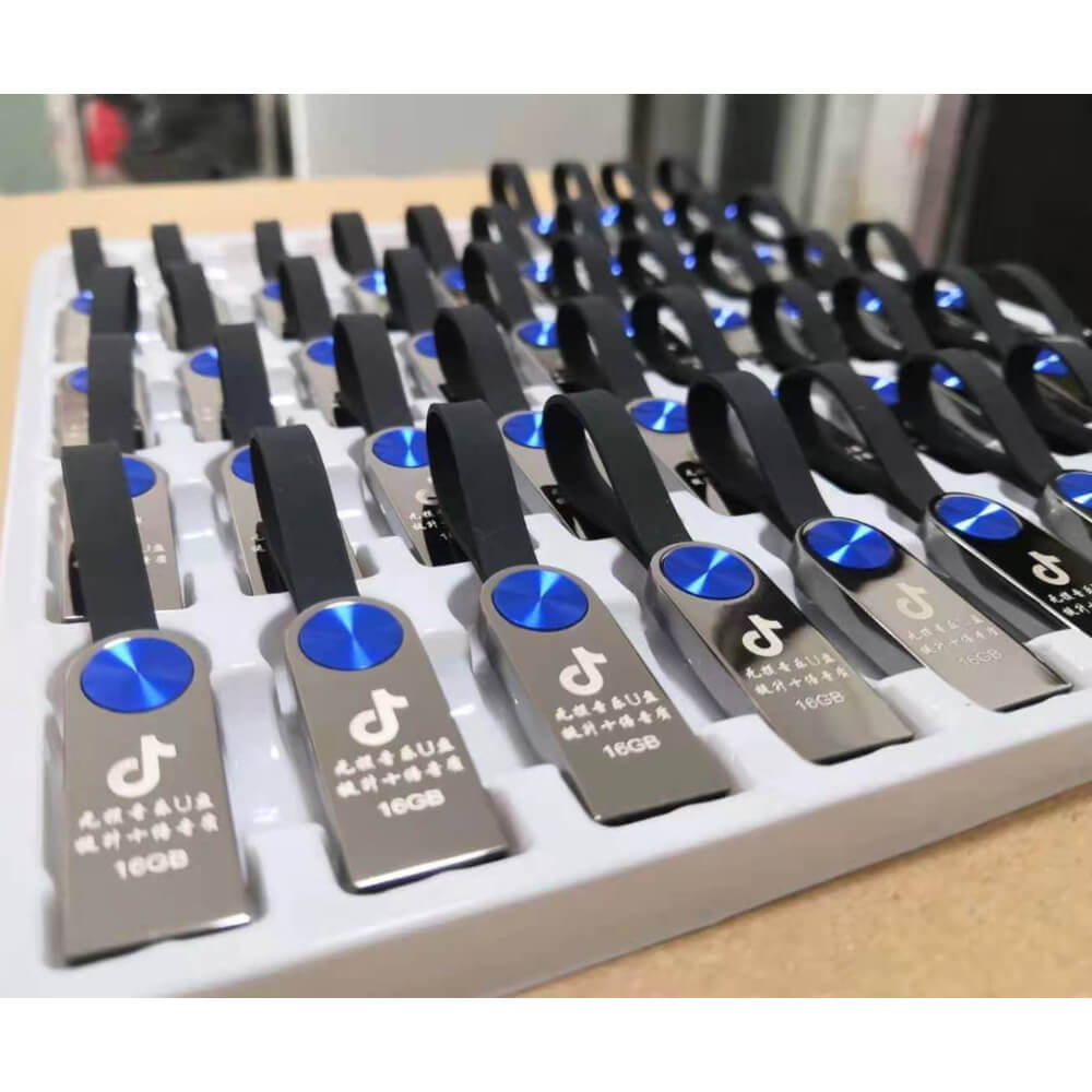 orangamesales's tweet image. Crafted from premium aluminum alloy, this compact adapter connects to your phone, tablet, or laptop via Micro-USB, USB 3.0, or USB-C ports, allowing you to seamlessly access and transfer files from SD and TF memory cards. #OrangameElectronics; #USBflashdrives; #USBmemory; #USBs