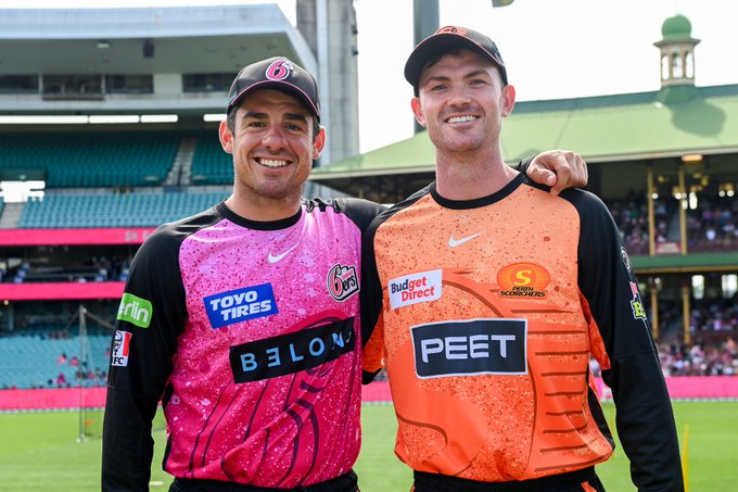 Bat-Flip: Scorchers opt to Bowl First 🤞 📹 Credits: Twitter/BBL