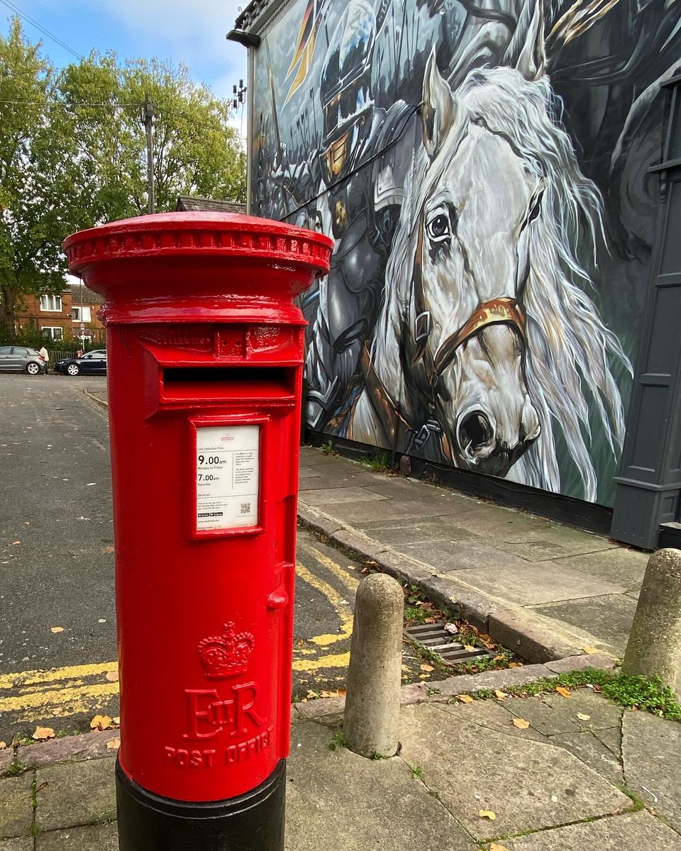 beaverbrookes23's tweet photo. Postbox Saturday
This week, this sweetheart stands proud next to Battle of Bosworth street art on King Richard Road, Leicester
#postboxsaturday #pillarbox #postbox #saturday #battleofbosworth #richardthethird #kingrichardroad #leicester #postboxesofinstagram #anniebrookes https://t.co/ocMPMBjM30