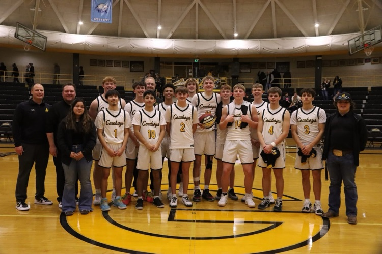 goodlandAD's tweet photo. ICYMI: Brady Brumbaugh became the Cowboys' all-time leading scorer tonight with a win over Ulysses!

Photo: Jackie Elliott https://t.co/egJAoPP13V
