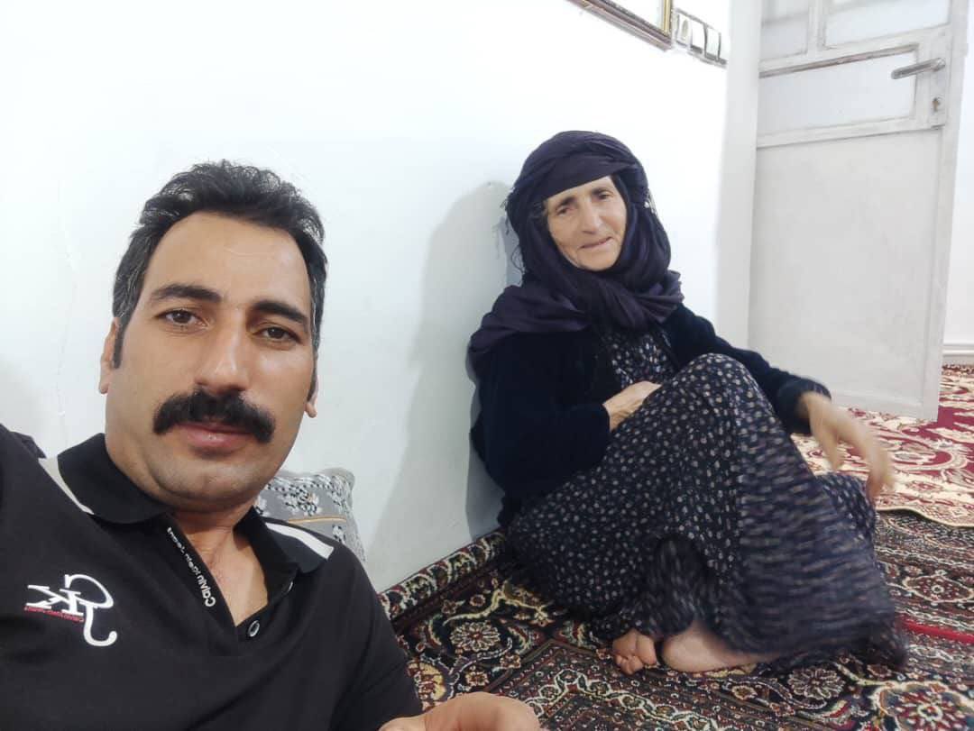 yahya_8_A's tweet photo. خانواده افشین حسین‌پناهی به شدت نگران سرنوشت او پس از بازداشت هستند و بی‌خبری مطلق از وضعیتش شرایط بحرانی برای آن‌ها ایجاد کرده است
#افشین_حسین‌پناهی #زندانی_سیاسی_آزاد_باید_گردد #JHOPE https://t.co/nHN5b4vCRT