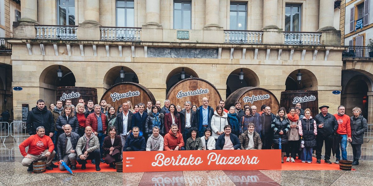 LaRutaSlow's tweet photo. 🐌Arranca la temporada de "txotx" en Araba, Bizkaia, Gipuzkoa, Iparralde, Nafarroa... ¡y Trebiñu! Todos los detalles y sonidos de la presentación de @euskalsagardoa este fin de semana con @aitorbuendia:

📟Sábado, 17:00 horas @radio_vitoria 
📟Domingo, 13:00 horas @radioeuskadi https://t.co/edvq7eOpng