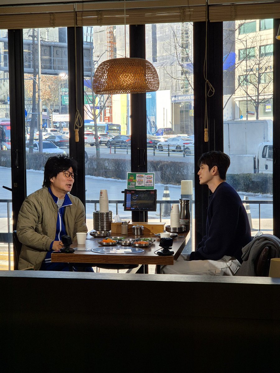 OATHforONG's tweet image. 와 우리 떵우 백수근삼촌 찍나봄
친구친구의 옹성우 이수근 목격짤ㅠㅜㅜ
우연히 들어간 청담동 순대국밥집에서 봤다고
얼굴이 너어어무 작았다고
나 빼고 다 본다 우리 떵우

#옹성우