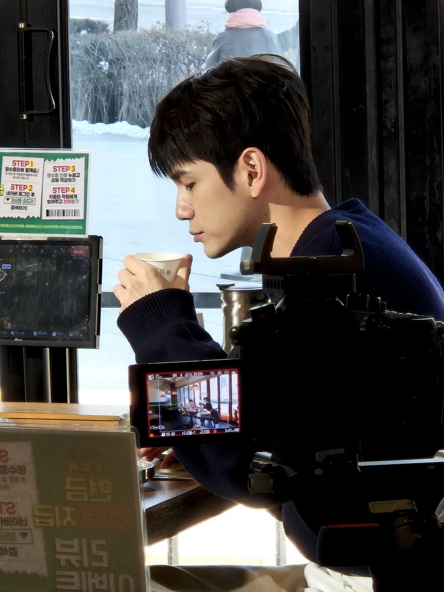 OATHforONG's tweet image. 와 우리 떵우 백수근삼촌 찍나봄
친구친구의 옹성우 이수근 목격짤ㅠㅜㅜ
우연히 들어간 청담동 순대국밥집에서 봤다고
얼굴이 너어어무 작았다고
나 빼고 다 본다 우리 떵우

#옹성우