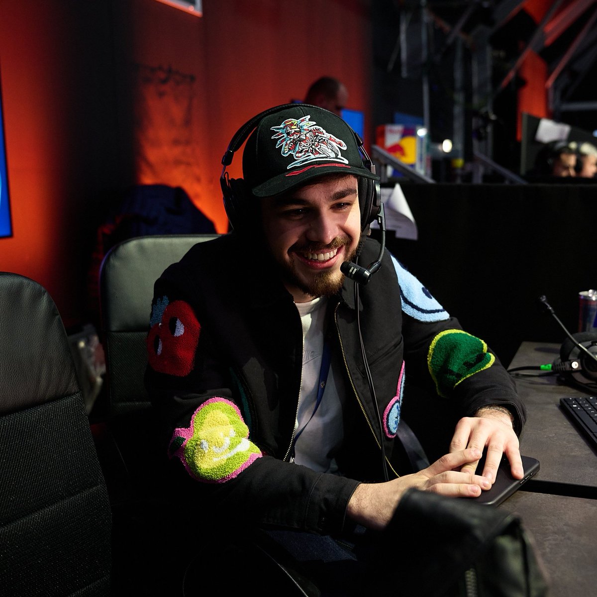 𝓜𝓸𝔁𝓪📖 tweet media