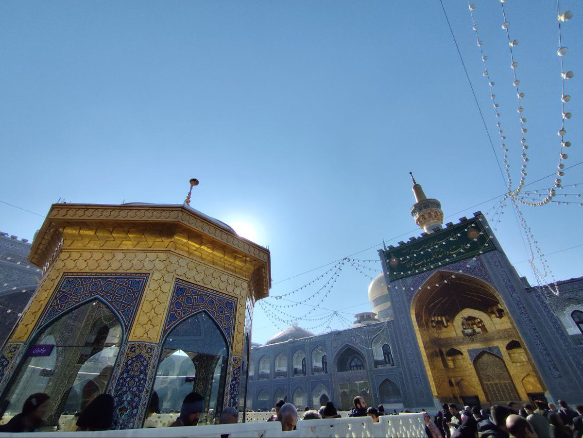 نصب کتیبه به مناسبت فرارسیدن ولادت ابن الرضا امام جواد علیه السلام 

امشب دل به سینه‌ها شادِ شاد
محتاج جود و عطای جواد
میلاد حضرت باب المراد....
#جواد_الائمة