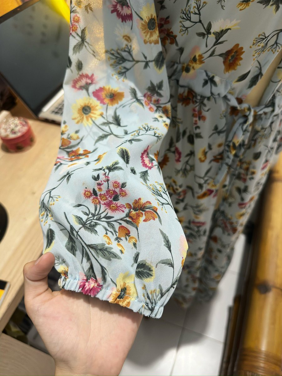 itshallowin's tweet image. WTS Floral Blue Long Outer

Material: Sifon
Color: Blue
Size: All size
Length: 115 cm
Panjang lengan: 52 cm

IDR: 50k
#wts #secondstuff #thrift #outer #floraloutfit #thrifting #preloved