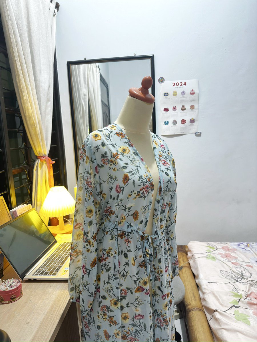 itshallowin's tweet image. WTS Floral Blue Long Outer

Material: Sifon
Color: Blue
Size: All size
Length: 115 cm
Panjang lengan: 52 cm

IDR: 50k
#wts #secondstuff #thrift #outer #floraloutfit #thrifting #preloved