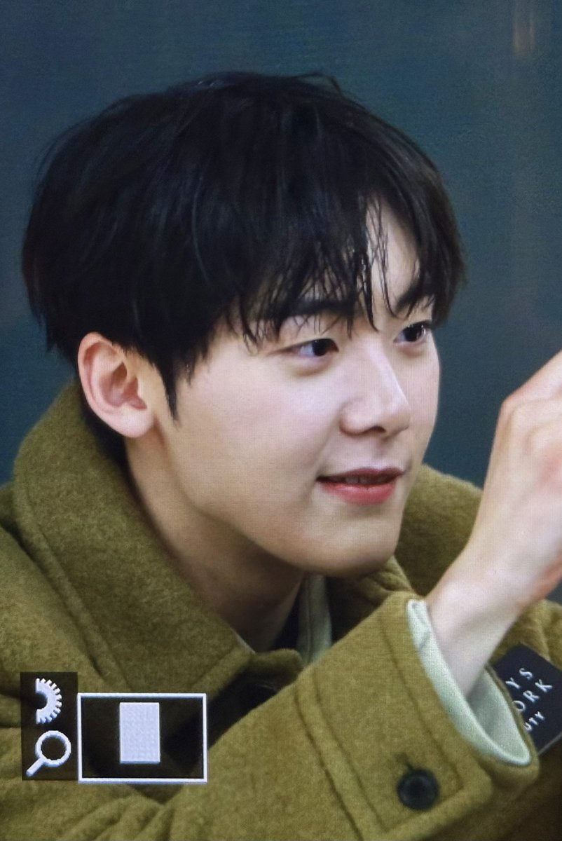 250111 🥹💛

#아스트로 #윤산하 #산하 #SANHA #ユンサナ <a href="/offclASTRO/">ASTRO 아스트로</a>