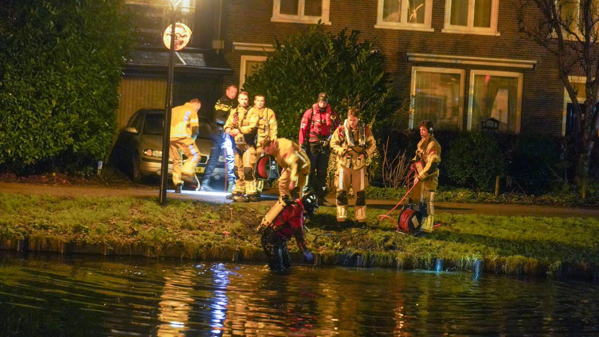 Persoon uit het water gered bij Fluwelensingel/Lange Tiendeweg