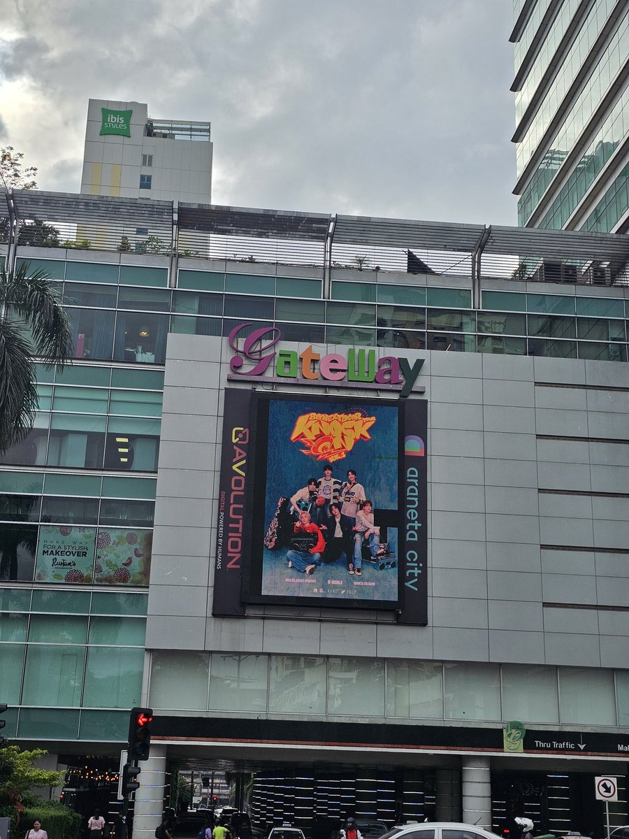 YBoylife's tweet photo. just passed by and saw their billboard ad yeyyyy AAAA https://t.co/Id7awxxfYF