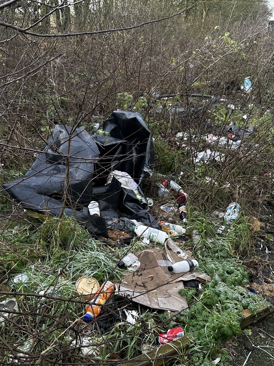 cleanupbritain's tweet image. Just another lay-by in Britain 🇬🇧 We are doing this to ourselves. 🤔