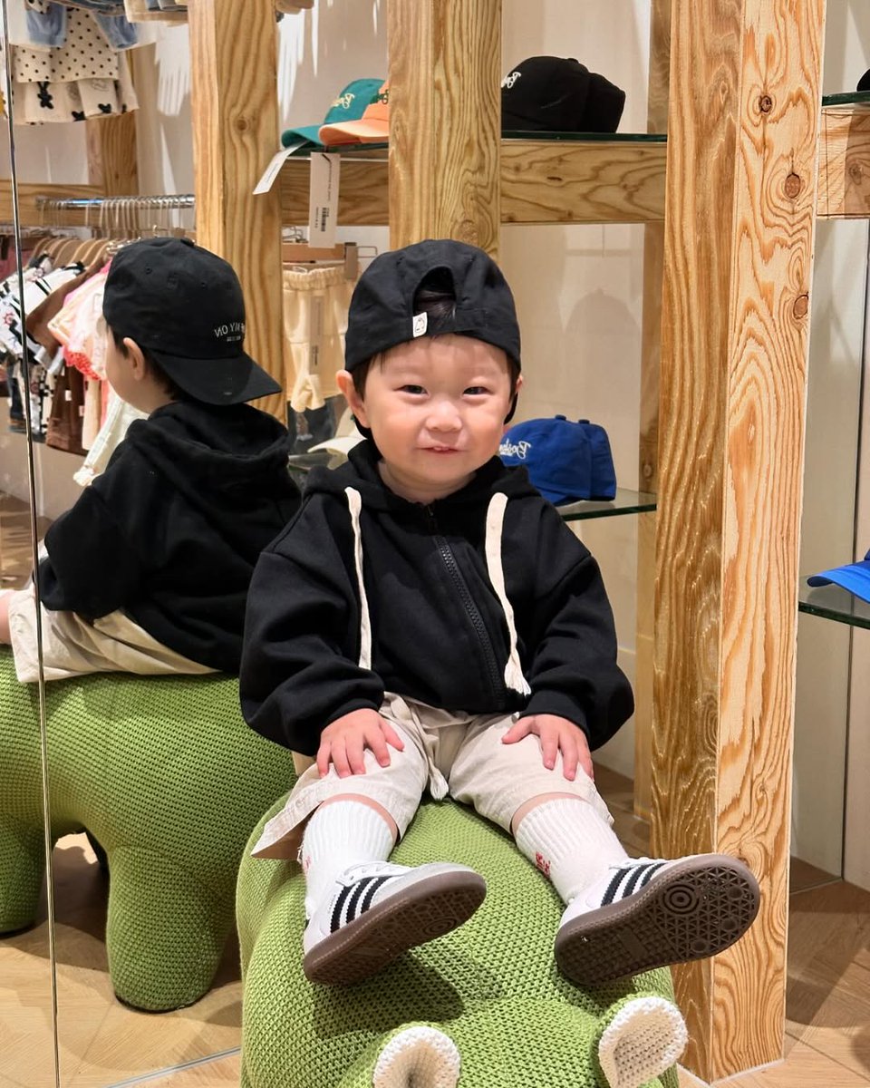 mog0di's tweet image. ㅤㅤ
ㅤㅤ
🛺Pengiriman
To : @bintcang
From : Nalika &amp;amp; Saham

"Ceyamaatt uyang tawuuunn Eyeeett dali athwuuu, sowwyyy coalnaa athwu nda picaa itutttt. Tataa patiooo pajunaa adaa papabiii biaall Eyeett ineeett puyaanggg."ㅤㅤ
ㅤㅤㅤㅤ