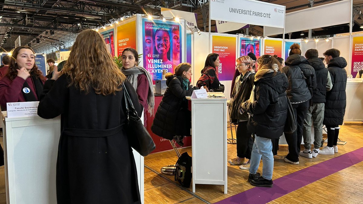 🎓 Lycéens, lycéennes : votre avenir commence ici ! 
Rendez-vous aujourd'hui au salon #Postbac 2025 pour découvrir toutes les formations, échanger avec nos équipes et poser toutes vos questions sur votre orientation. 
➡ u-paris.fr/universite-par…