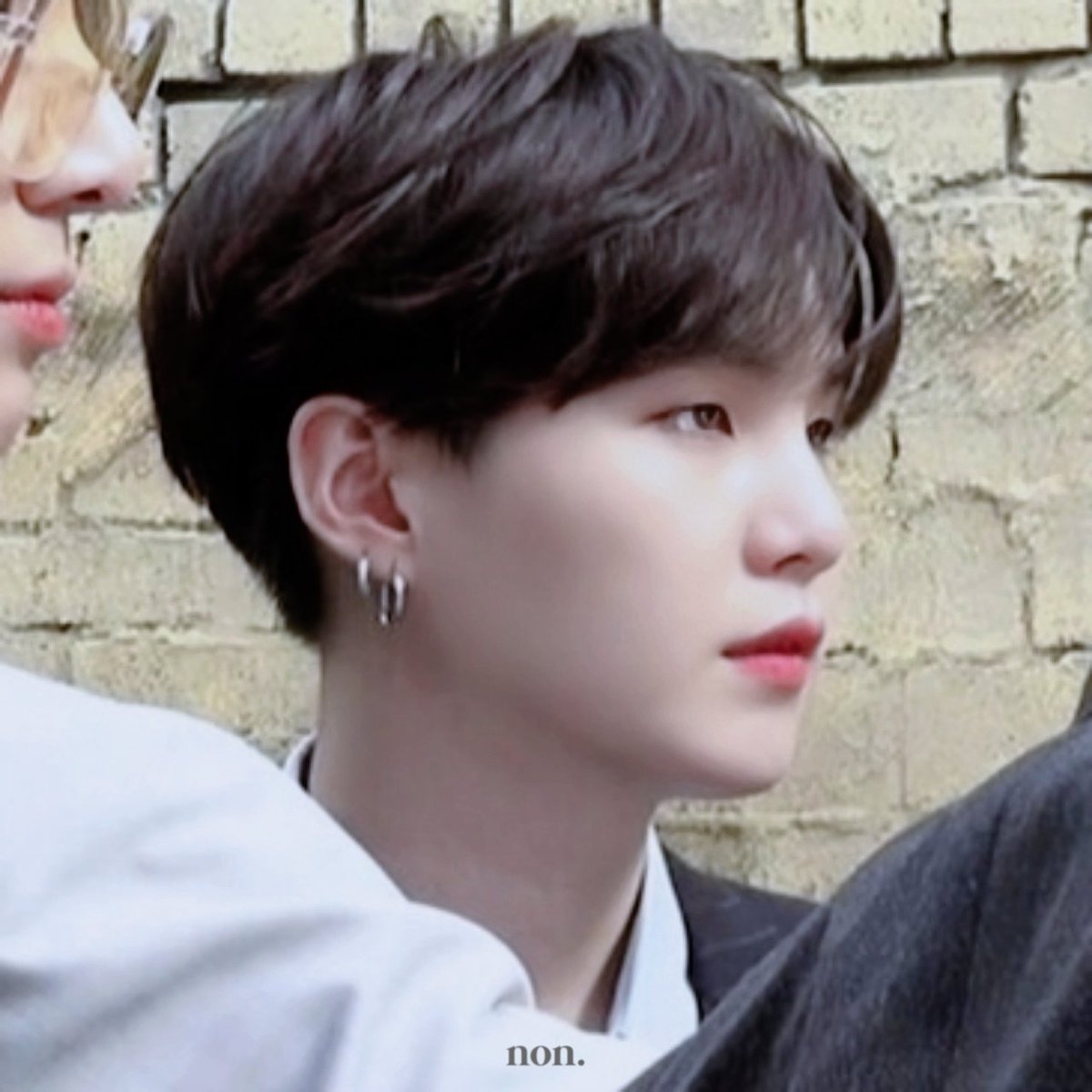 myonlykingsuga's tweet photo. 맨날 덮머하던 옆집 남자가 머리 싸악 넘겼을 때 https://t.co/5Cx7yDlJKo