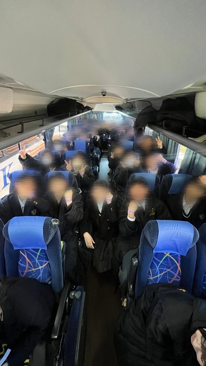 miwo_maeiku's tweet photo. 本日は準決勝VS東福岡でした！念願の国立競技場での演奏に部員たちも喜んでいました🎶結果は3-1で勝利し、見事決勝進出です✨️決勝戦は13日に行われます！最後の試合を部員たちも全力で���援します！🔥よろしくお願いします！！ https://t.co/iQWDSZkK3b