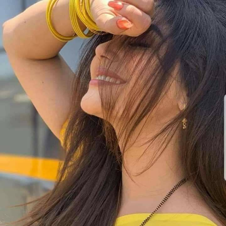 ختم تھا ھم پے محّبت_______ کا تماشا گویا

رُوح اور جِسم کو ھر روز______ جُداکرتے رہے

                    زِندگی ھم سے تیرے_____ ناز اُٹھائے نہ گئے

                   سانس لینے کی فقط____ رسم ادا کرتے رہے
#اردوزبان