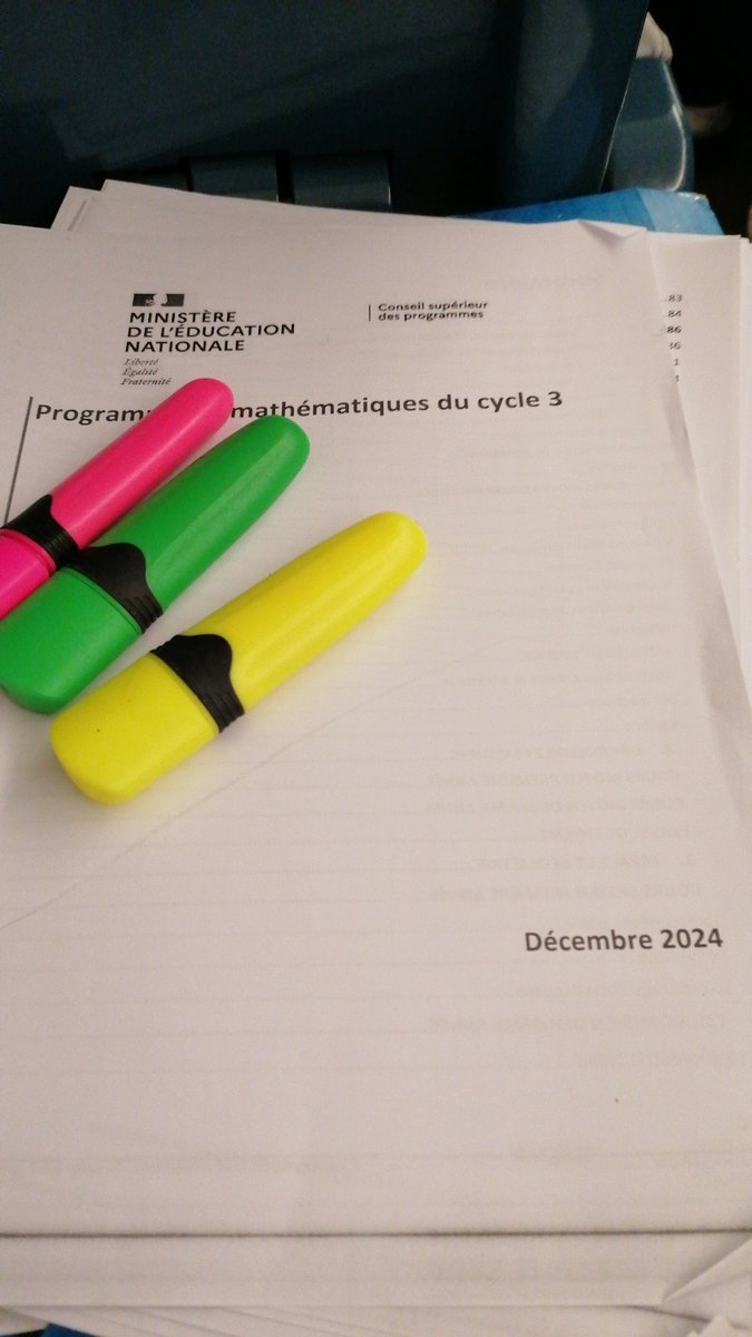 En route 🛤️ pour la commission écollège de l'<a href="/Apmep_Nat/">APMEP Nationale</a>, de la lecture au programme 🤔