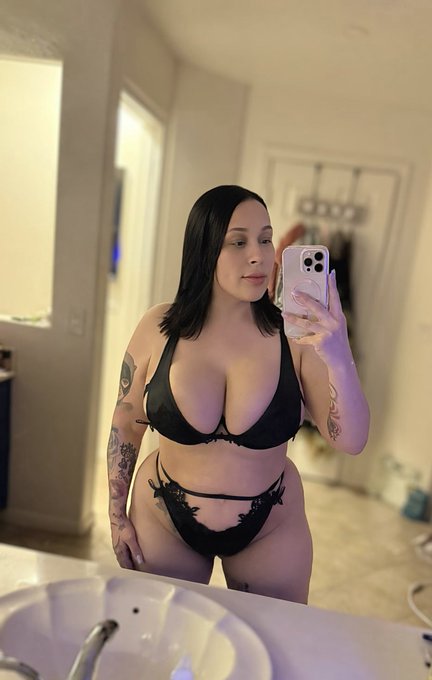 ✨??Fresh out the shower ??✨ https://t.co/G9wBsUqKpB