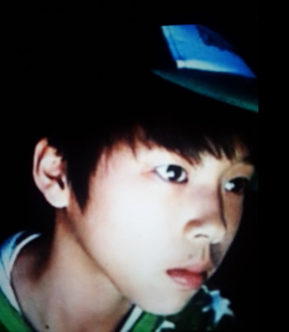 lovable__x's tweet photo. “초딩얼짱” https://t.co/aS80dHlFE5