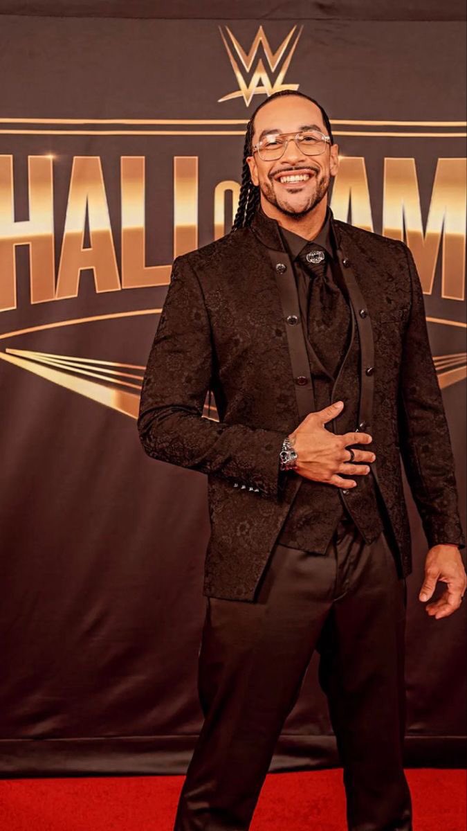 ZeezWeb3's tweet image. Coolest look 🔥 of me 😊❤️‍🩹 
How do I look 🥺✅?