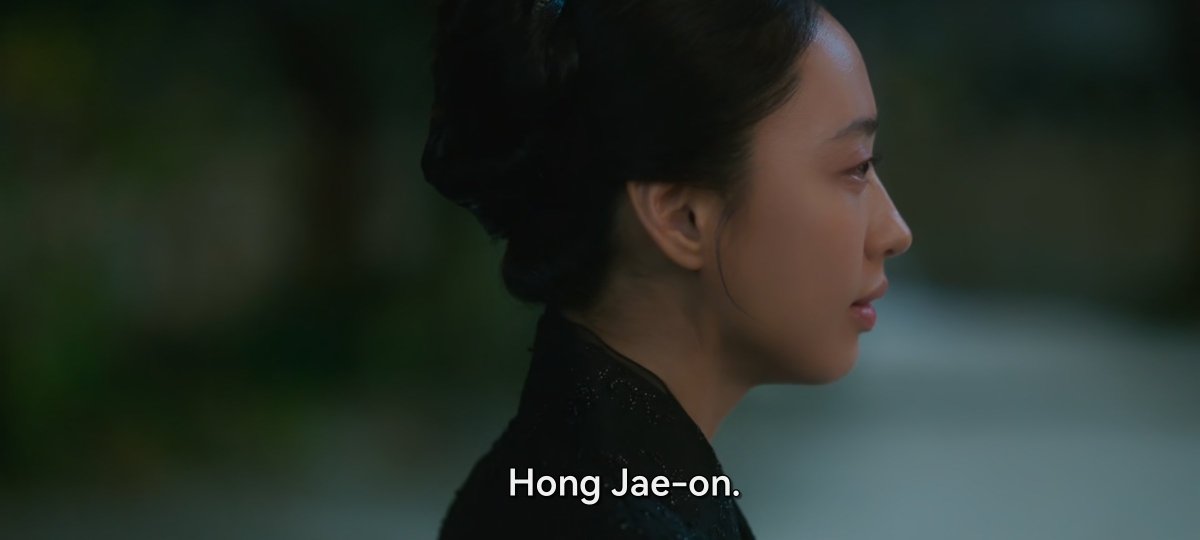 daheeverse's tweet photo. the articles before said she is just a special appearance in this drama, but actually she's one of the most important connector here... tho i can really feel she's gonna die soon 😭
#CheckinHanyang #CheckinHanyangEp6 https://t.co/KSRRNMoES3