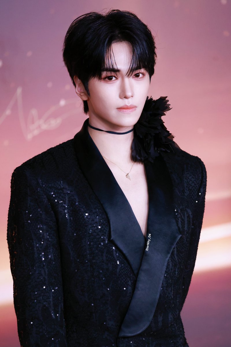 EterNity_19104's tweet photo. 250111 웨이보 나이트

🤴🏻 https://t.co/kQGOYuDZdc