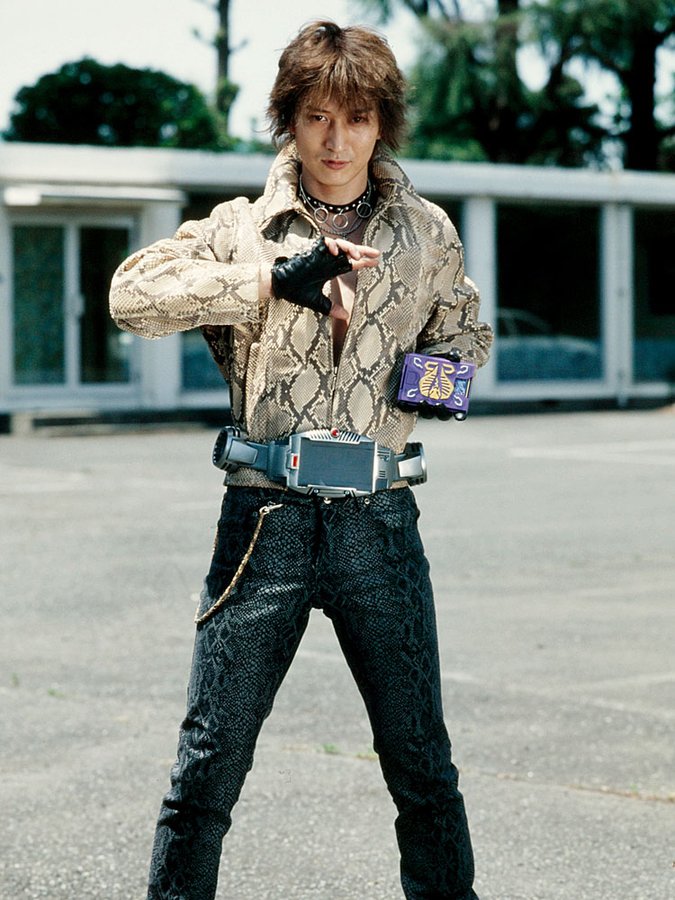 仮面ライダー王蛇 初登場作品:仮面ライダー龍騎 第18話『脱獄ライダー