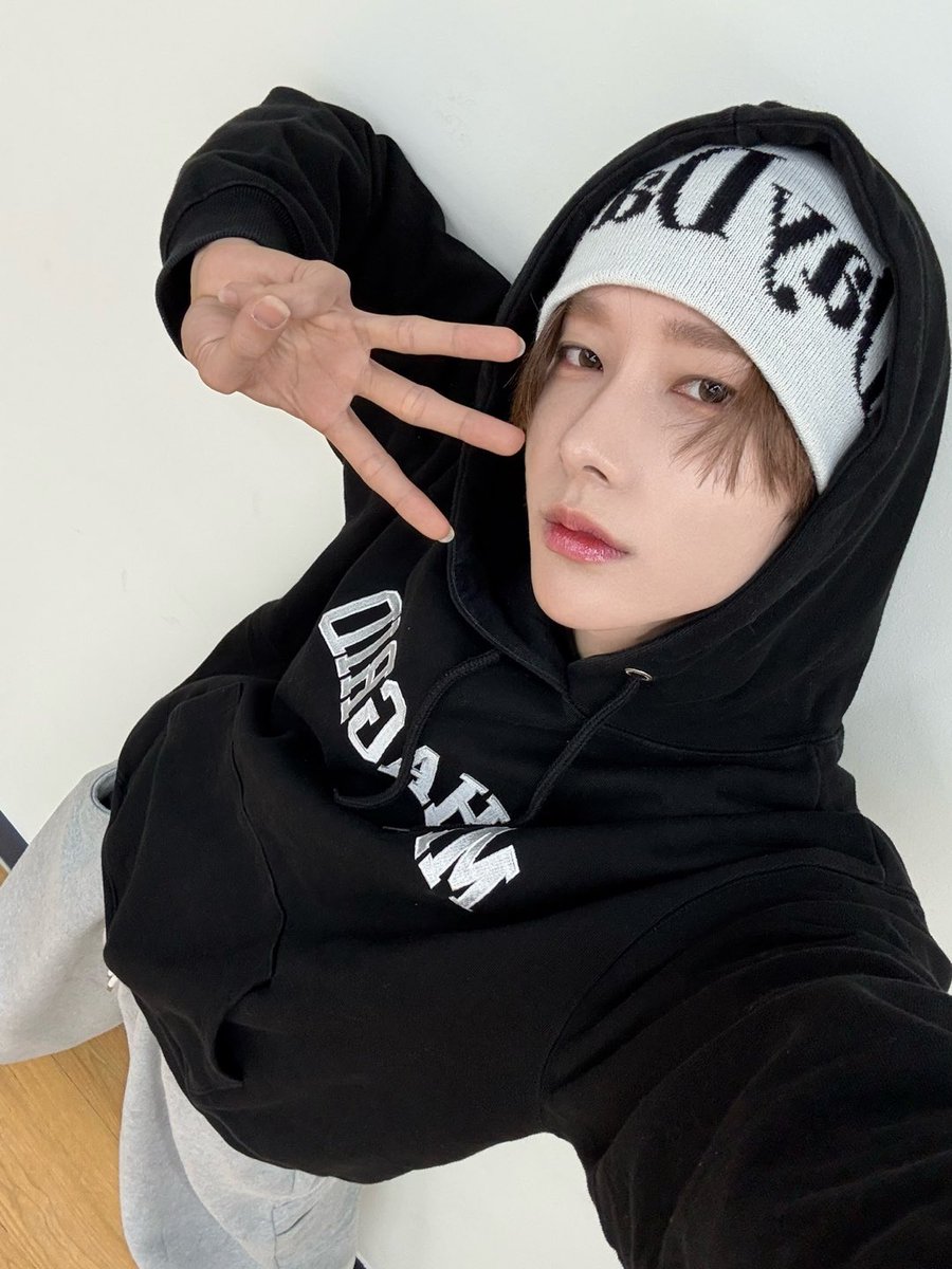 [D-3] 

#RUI #루이

#XLOV #엑스러브 1ST SINGLE ALBUM 〈I’mma Be〉 SHOWCASE SPOILER

🗓️ 2025.1.7 TUE PM 6:00 (KST)
📍쇼킹 K-POP 센터
🌐 youtube.com/live/mFp9lOz6V…

#Imma_Be #XLOV_Imma_Be