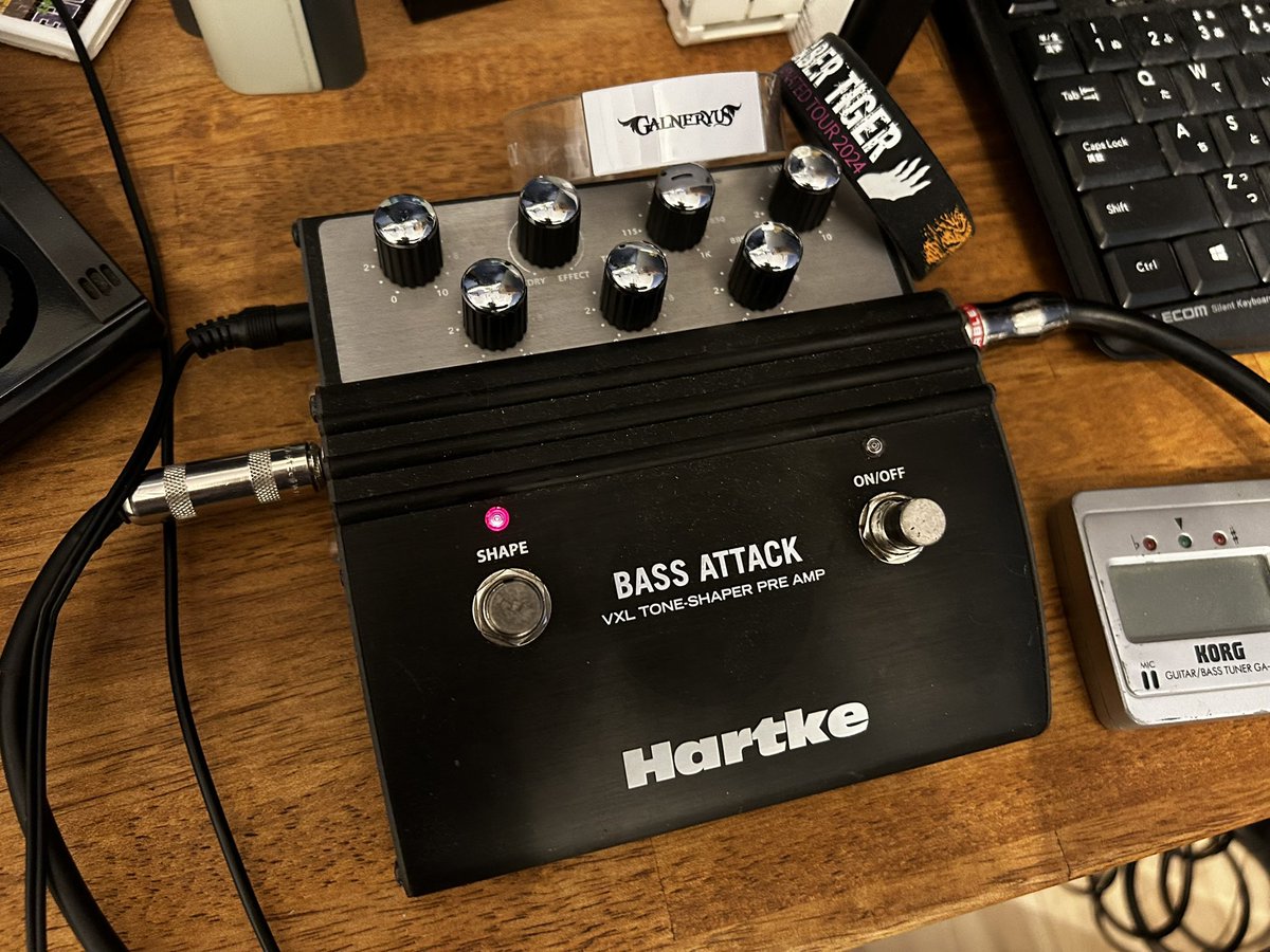 kazukichi666's tweet photo. 歪みこそ無いけど、クリーンブースター的に使うならやっぱりコレが最強かも…
BASS ATTACK2も試したいけどどこにも売っていない😢
#hartke
#bassattack https://t.co/KUnAJhuntl