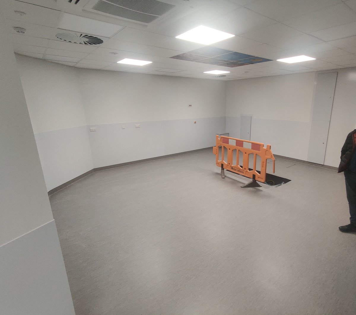 stephen tozer-loft (@stevet_l) on Twitter photo I'm excited. Tomorrow is a big day for <a href="/WestonParkCC/">Weston Park Cancer Centre</a> <a href="/SheffieldHosp/">Sheffield Hospitals</a> #radiotherapy.... I'm excited. Tomorrow is a big day for <a href="/WestonParkCC/">Weston Park Cancer Centre</a> <a href="/SheffieldHosp/">Sheffield Hospitals</a> #radiotherapy....