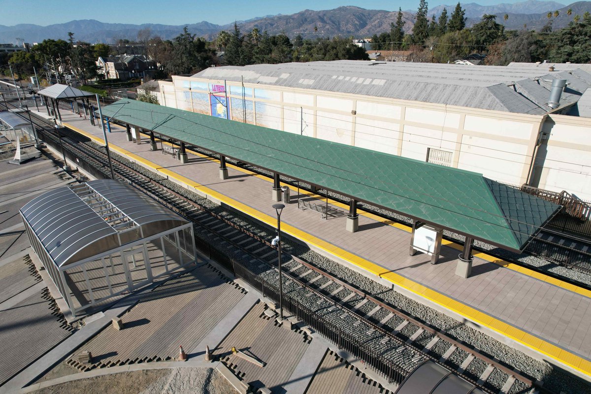 IWillRide's tweet image. Today, the 9.1-mile, four-station Foothill Gold Line light rail project from Glendora to Pomona reached substantial completion on time and on budget. #TheJourneyContinues 🛤
