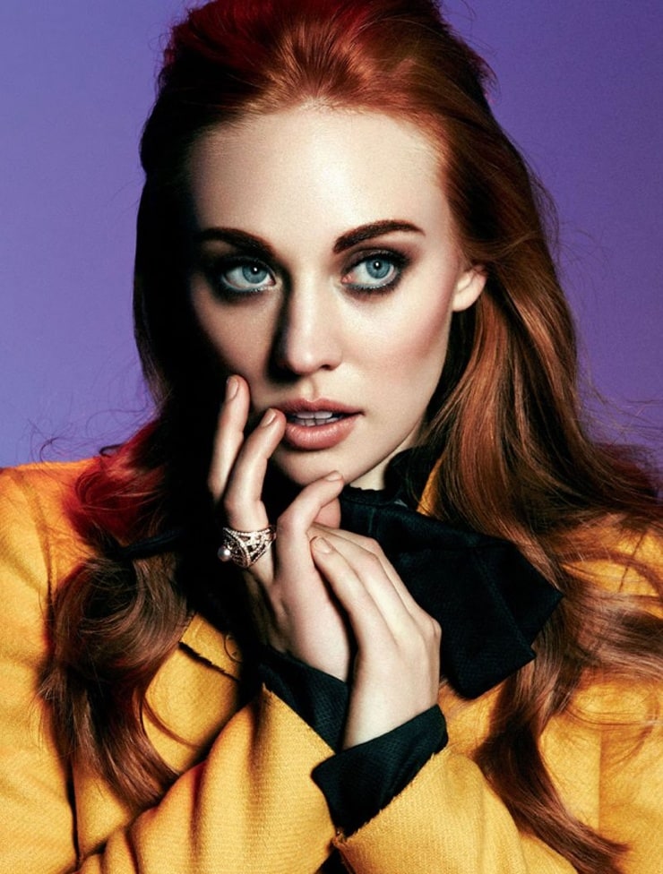 MacabreMostly's tweet image. Just a little bite... She promises it won't hurt much.