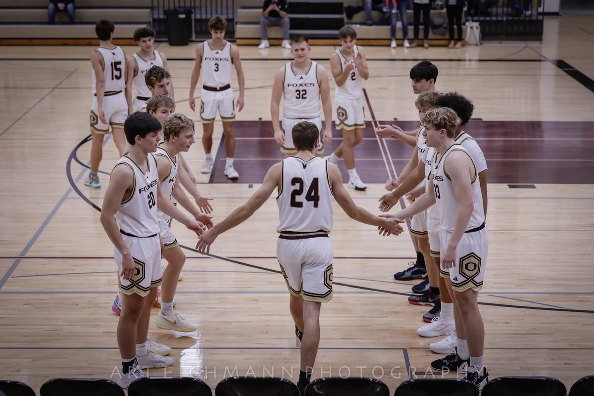 GAME DAY🚨

🆚 Princeton/Green Lake BB
⌚️ JV1/JV2 5:50, Varsity 7:00
📍 Omro High School
💻  fan.hudl.com/usa/wi/omro/or…

#DefendTheDen