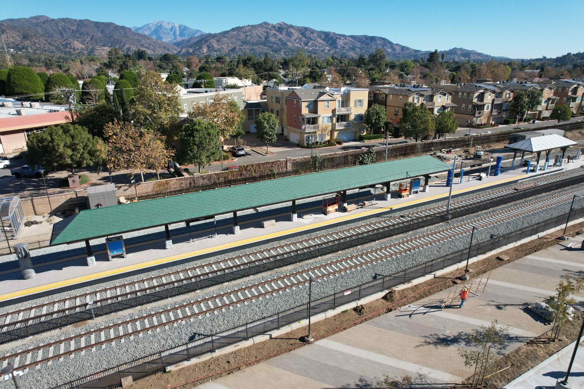 IWillRide's tweet image. Today, the 9.1-mile, four-station Foothill Gold Line light rail project from Glendora to Pomona reached substantial completion on time and on budget. #TheJourneyContinues 🛤