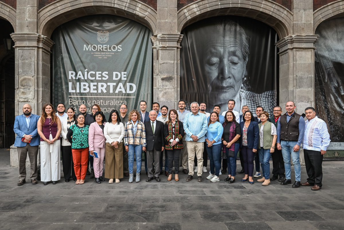 Esta tarde en Palacio de Gobierno, me reuní con mi gabinete legal y ampliado para hacer una evaluación detallada de los primeros tres meses de trabajo en beneficio de las familias morelenses. 

Durante este encuentro, analizamos los avances alcanzados, los retos por venir,