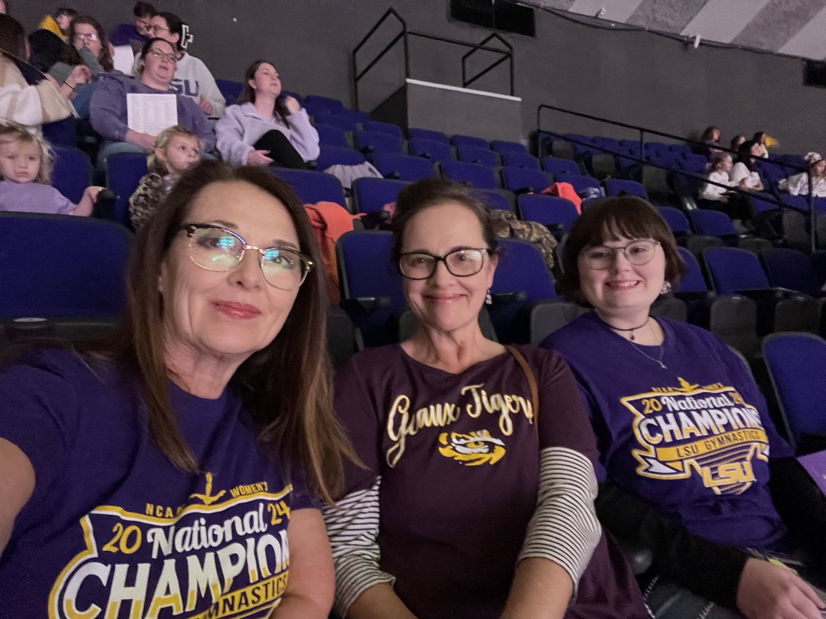The_Bombchele's tweet photo. #lsu #lsugym https://t.co/jgB9OHGJ9i