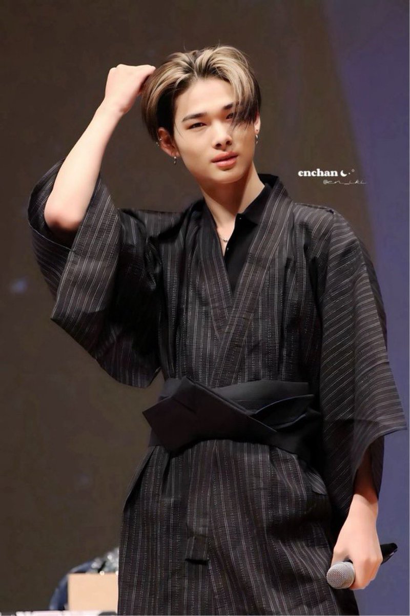 enhaonly01's tweet image. Ni-ki in a yukata is my roman empire.